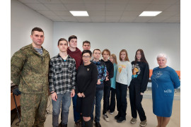 Вчера ребята 10-11 классов встретились с участником военной спецоперации в Украине старшим лейтинантом Кужиным Евгением Владимировичем